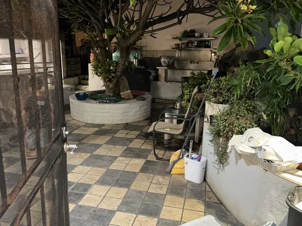 2221 Hoonanea St #A2, Honolulu, HI 96822