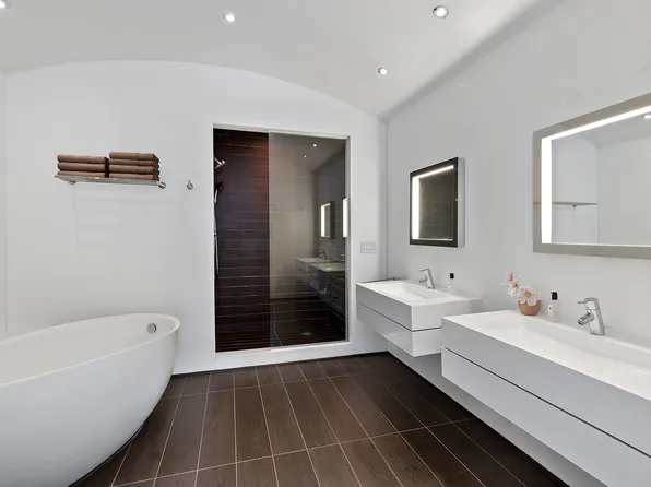 8 East 68th Street image 9 of 11