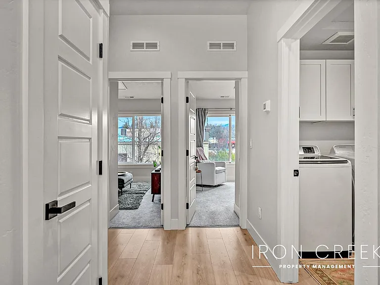 2928 W Davis St — Photo 11