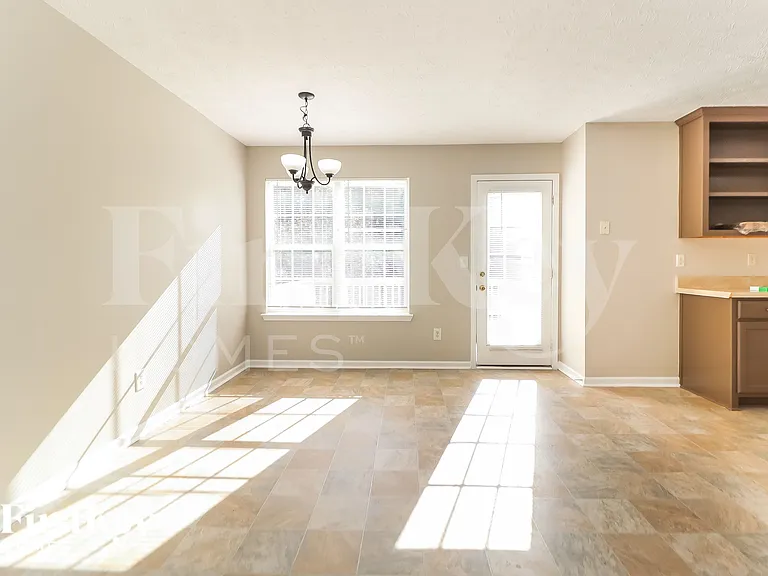 4513 Waterman Dr — Photo 6