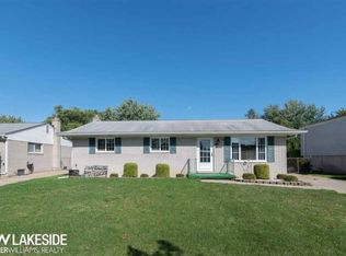 40250 Kristen Dr, Sterling Heights, MI