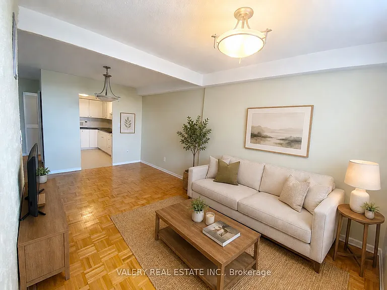 10 Edgecliff Golfway #711 — Photo 1