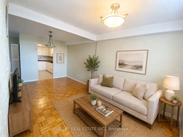 10 Edgecliff Golfway #711, Toronto, ON M3C 3A3