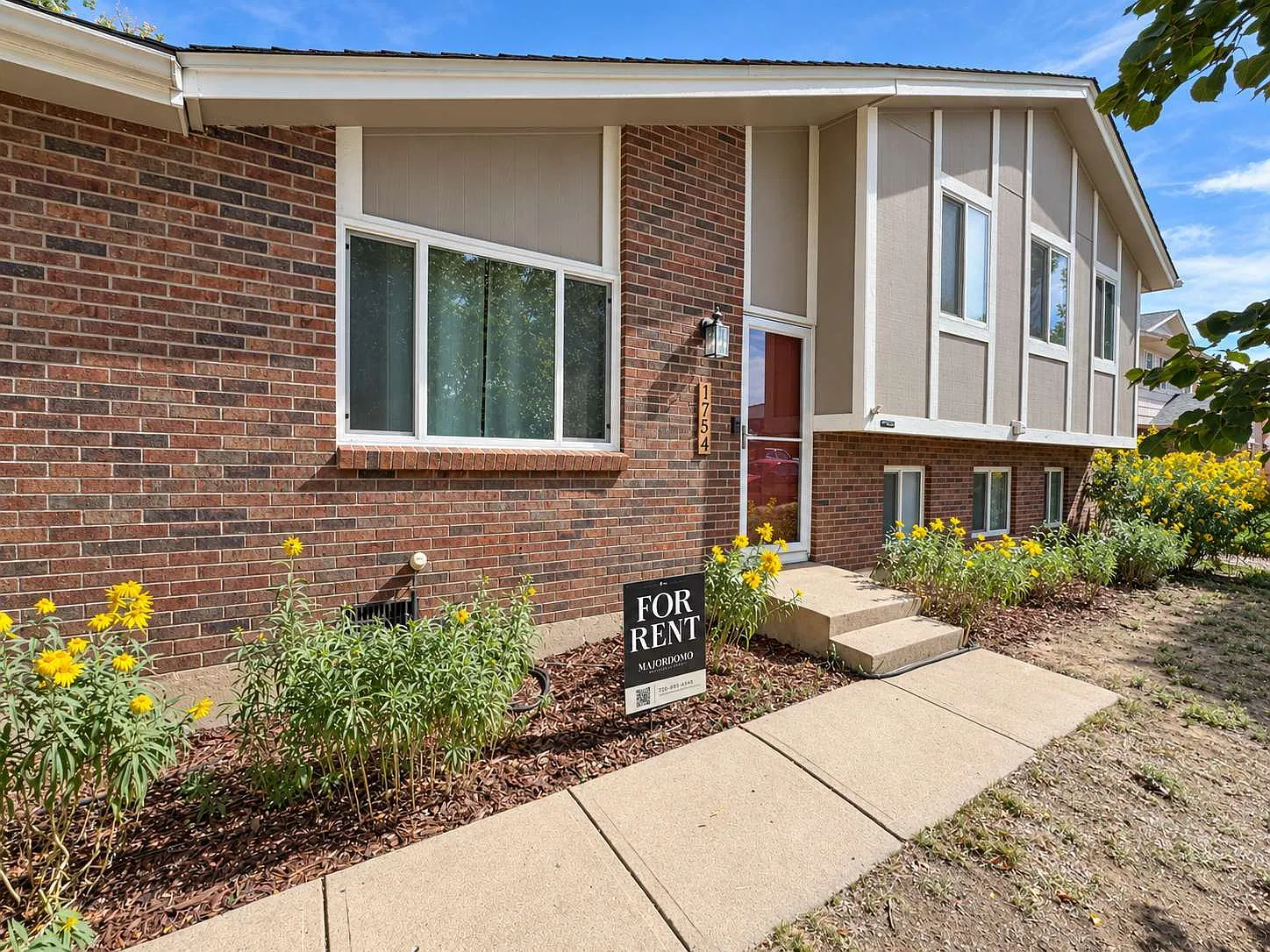 3 bed, 2.0 bath, 1730 sqft, $2,995 — Photo 1