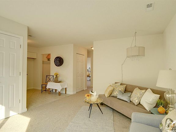 5th image of 1305 E 25th Ter