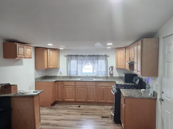 44 Coke Ave, Avenel, NJ 07001