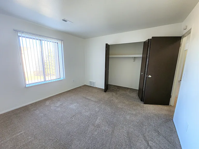 Windsor Place Apartments — Photo 87