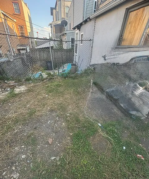 211 N 2nd St — Photo 9