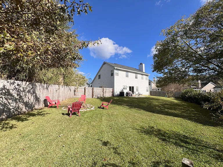 109 Barrie Ct — Photo 24