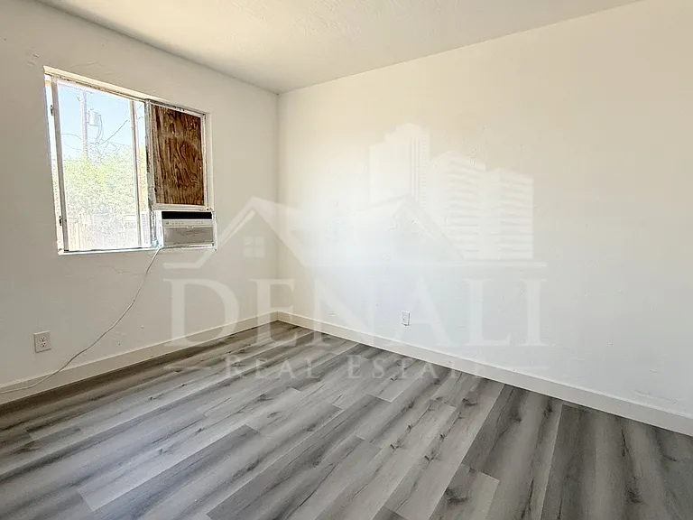1709 W Sherman St #1 — Photo 8