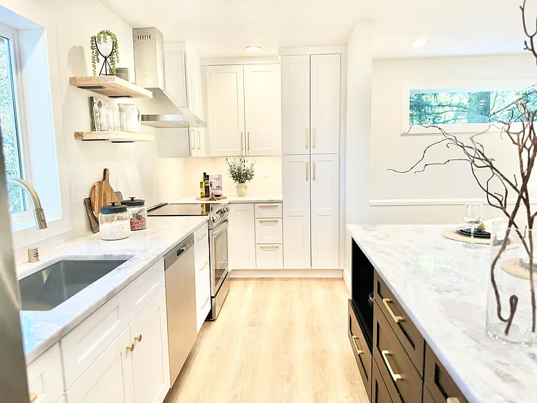 14210 Roslyn Pl N — Photo 7