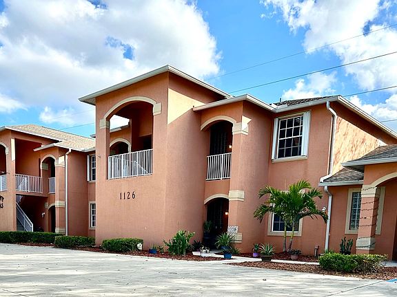 3rd image of 1126 SW 47th Ter APT 204