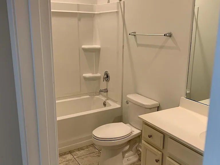 4723 Cloisters Ln — Photo 2