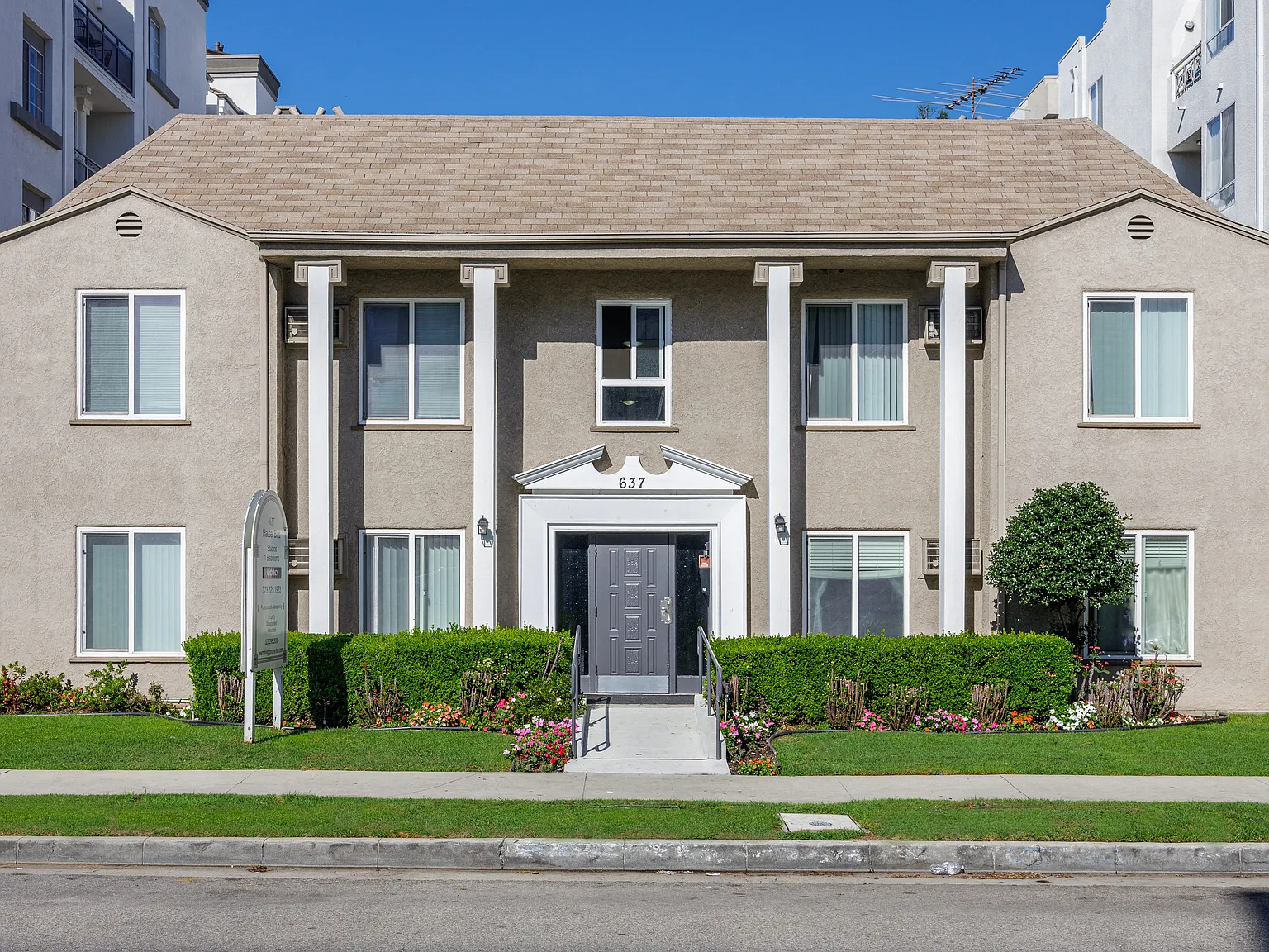 Belcrest Apartments — Photo 1