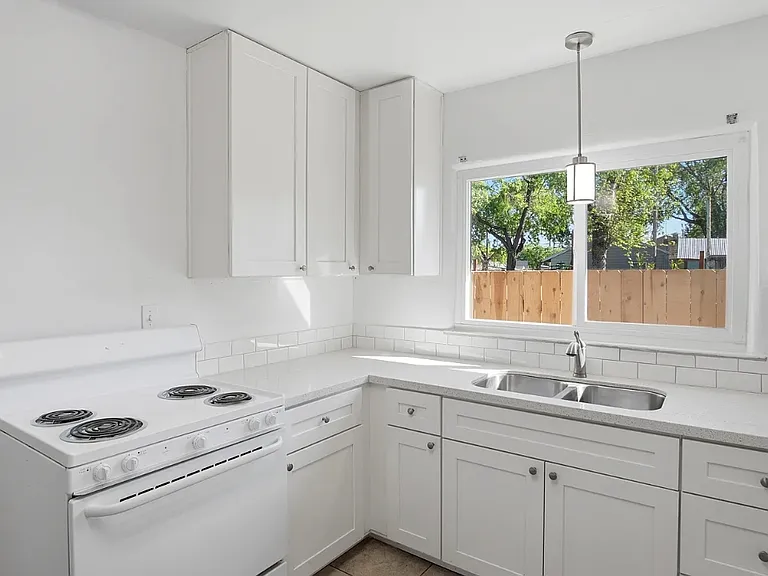 1104 Blair Ave — Photo 6
