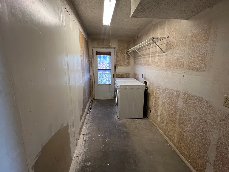 9323 Nottingham Dr — Photo 22