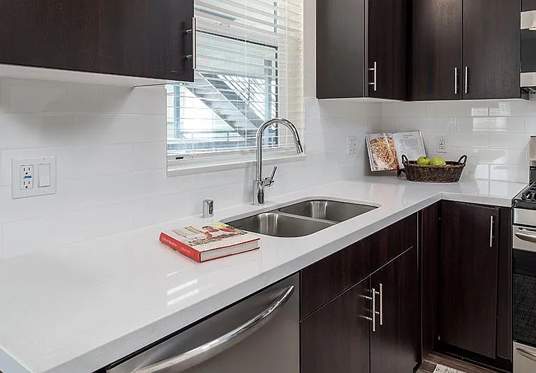 Lumina Apartments — Photo 8