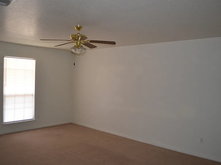 2204 Wildewood Dr — Photo 37