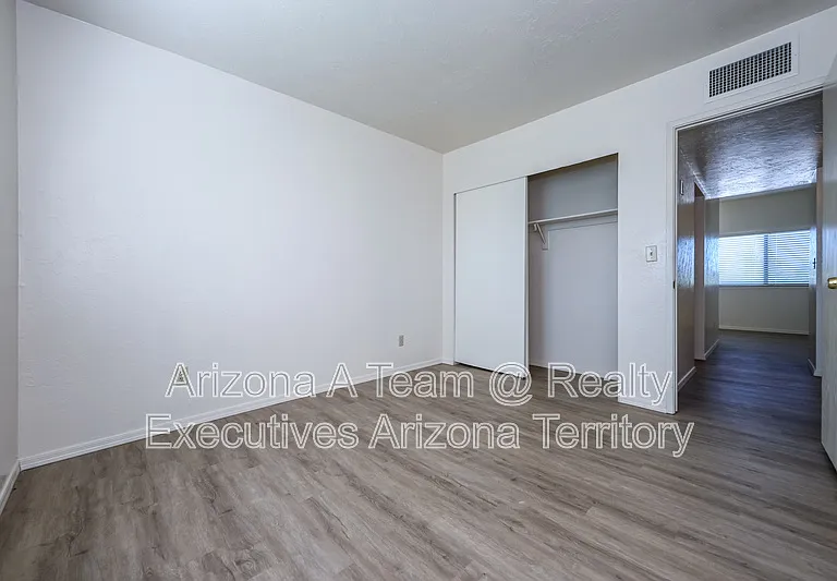 312 E 24th St #4 — Photo 11