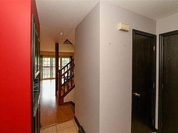 2nd image of 2343 Riverfront Pkwy