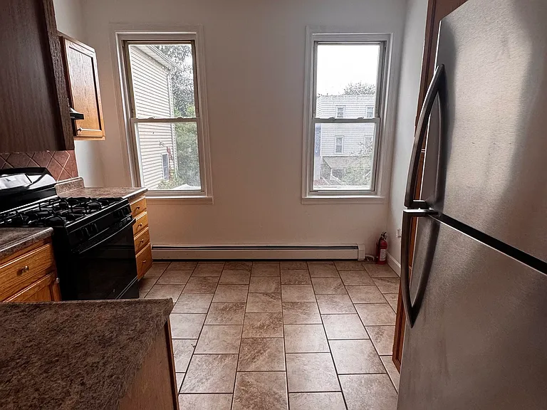 4702 Cottage Ave — Photo 4