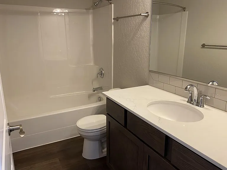 West Meadows Villas — Photo 20