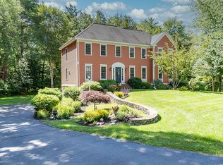 37 Alexander Dr, Hampton, NH 03842