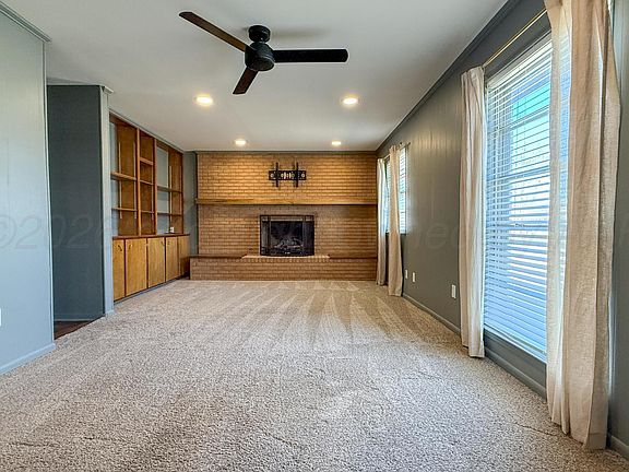 4th image of 1409 Maple Ave