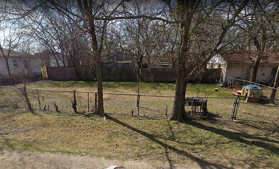 1st image of 11716 Red Bud Dr