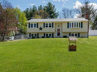 16 Parkview Dr, North Smithfield, RI 02896