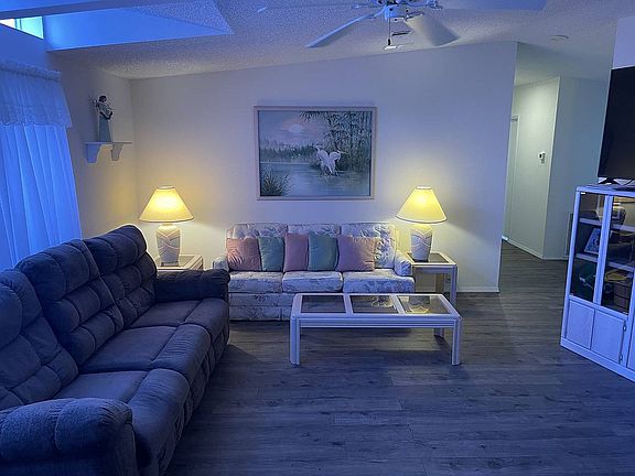 4th image of 385 Plantation Landings Dr
