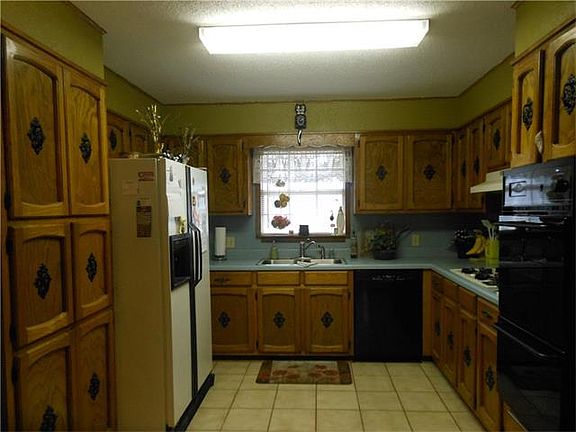 3rd image of 61313 Markham Dr