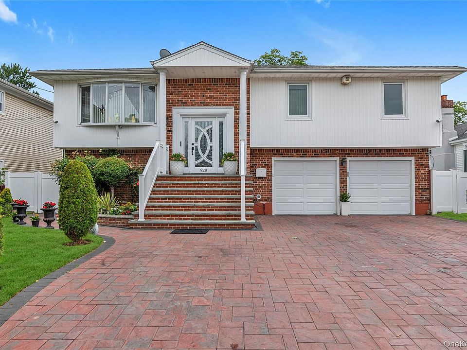 1st image of 928 N Fletcher Avenue