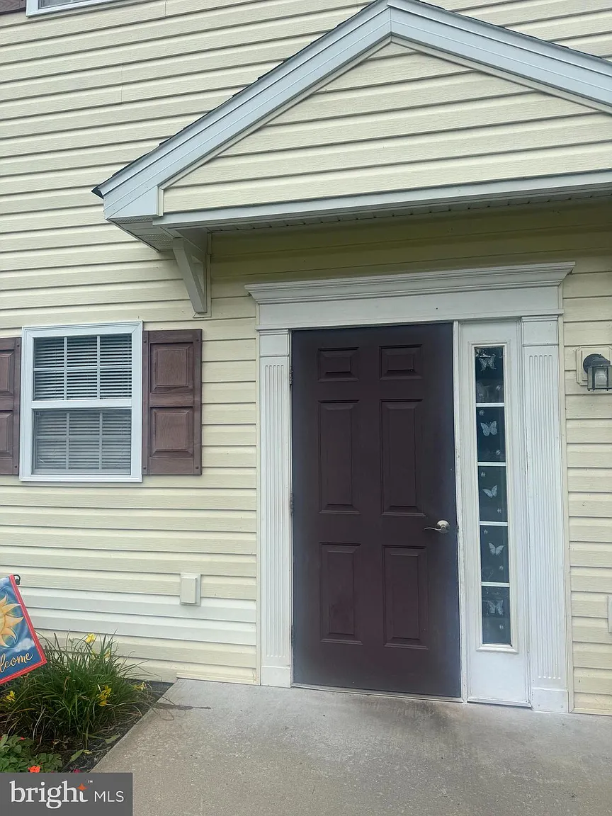 190 Christine Dr photo 1