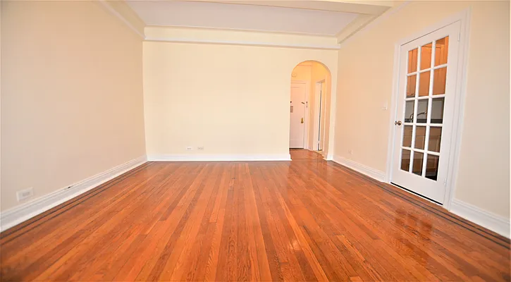 Rented by Manhattan Realty Group | media 11