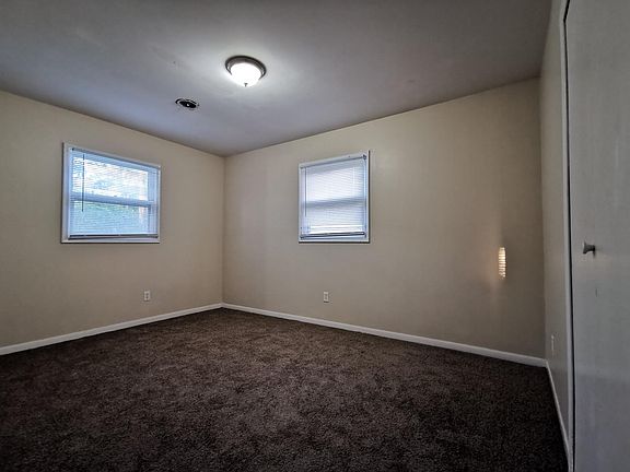 5th image of 6330 Saline Dr #1
