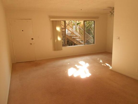 4th image of 1802 Selby Ave #A6