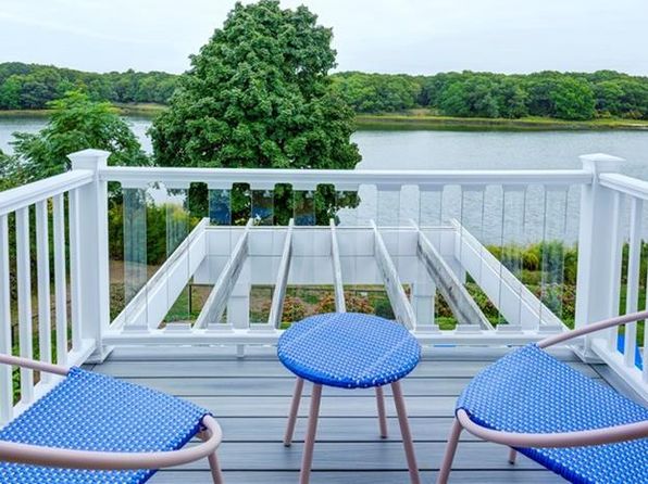 1040 Buttonwoods Ave, Warwick, RI 02886