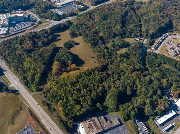 790 Summerhill Rd, Dallas, GA 30132