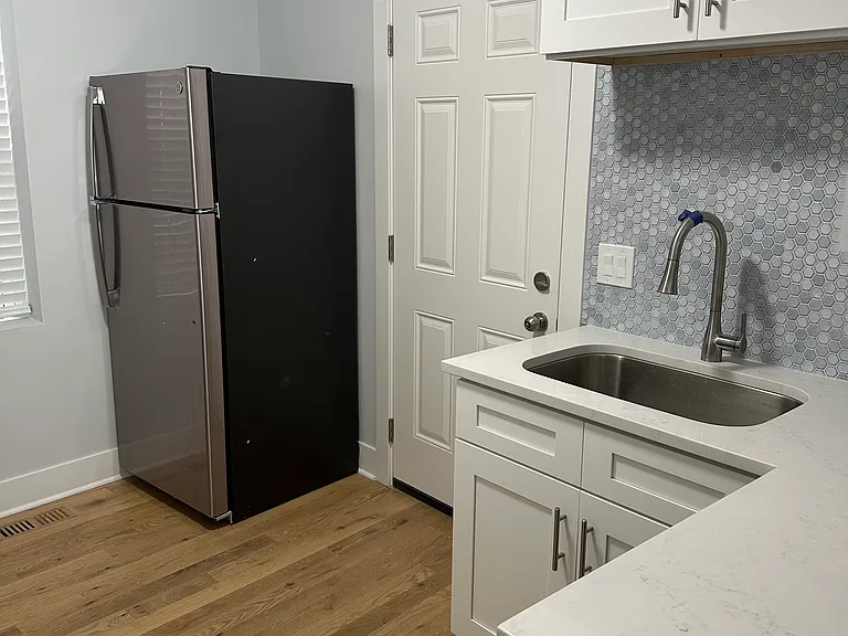 1014-1016 S Humphrey Ave #2N — Photo 3