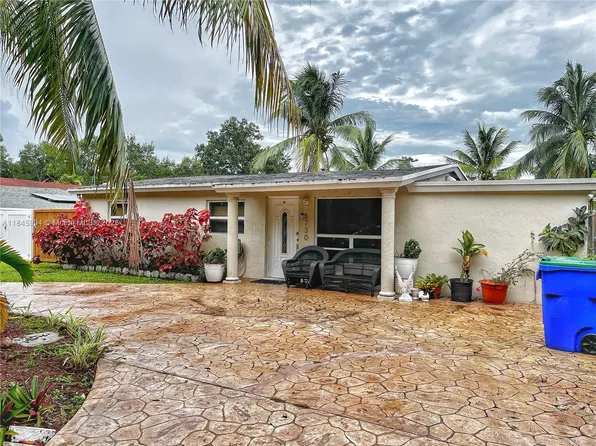 5730 Charleston St, Hollywood, FL 33021