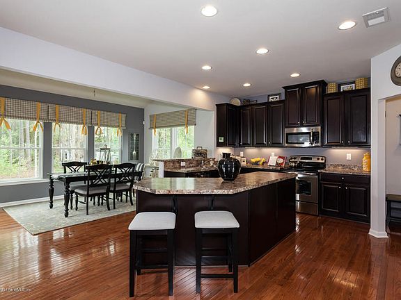 2nd image of 208 Christopher Ln
