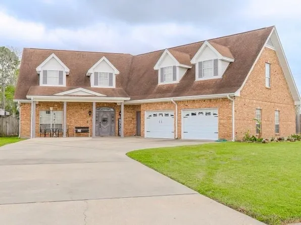 3153 Ronshire Ln, Pt Neches, TX 77651