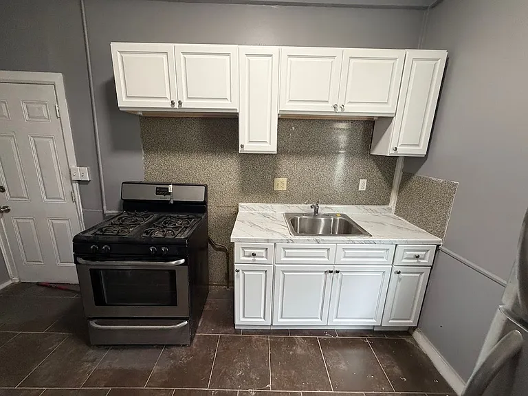 232 S 6th St — Photo 14