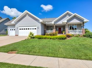 2517 Crooked Creek Rd, Bloomington, IL 61705