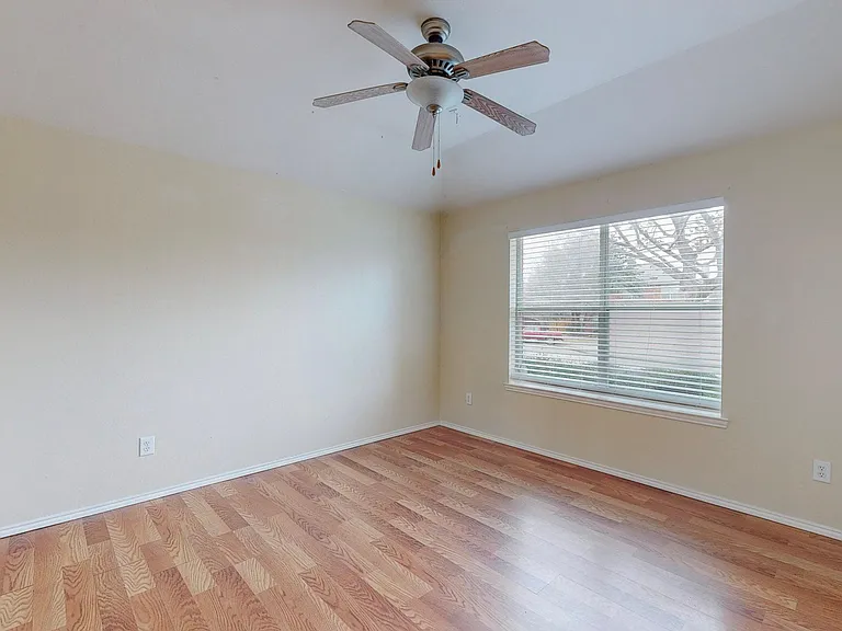 1065 Aviary — Photo 11
