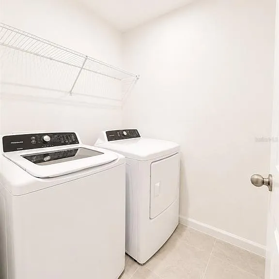 1043 Palm St — Photo 11