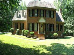 1060 Turkey Ridge Dr, Moseley, VA 23120