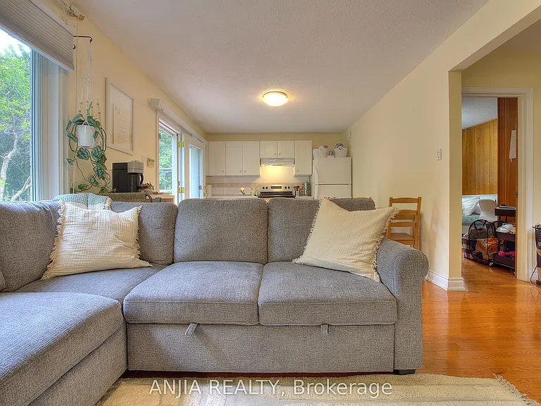 6 Bellbury Cres #Yard 1b — Photo 14