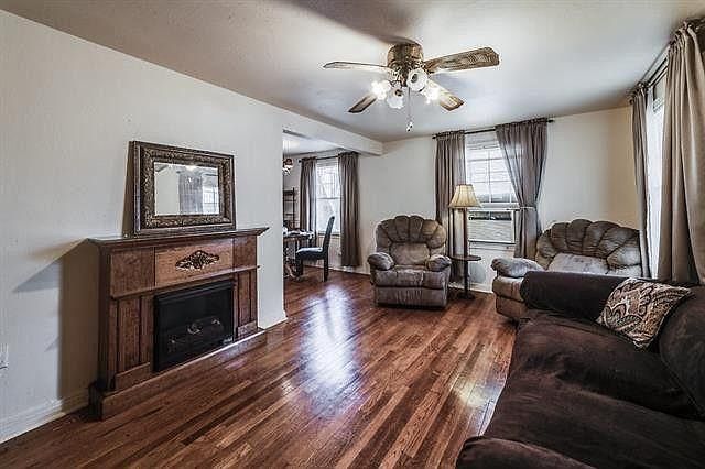1st image of 214 University Ave